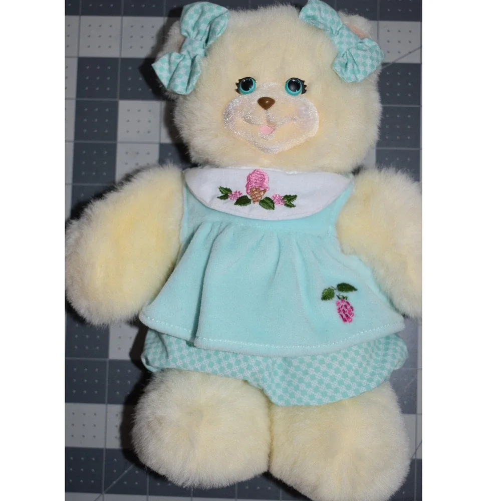 1998 Fisher Price Briarberry AshleyBerry Bear Plush 9 in w/ Original Dress Bows